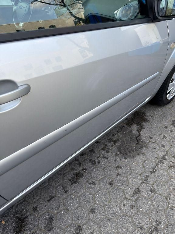 Gebraucht Ford Fiesta Trend 109 PS (80 kW) 2008 Grau Kleinwagen