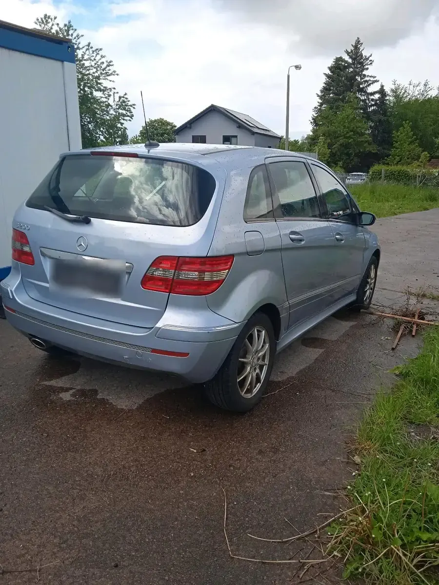 Gebraucht Mercedes B200 136 PS (100 kW) 2008 Silber Van / Kleinbus