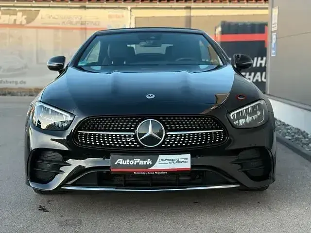 Second-hand Mercedes E200 AMG 211 CP (155 kW) 2023 Negru Cabrio