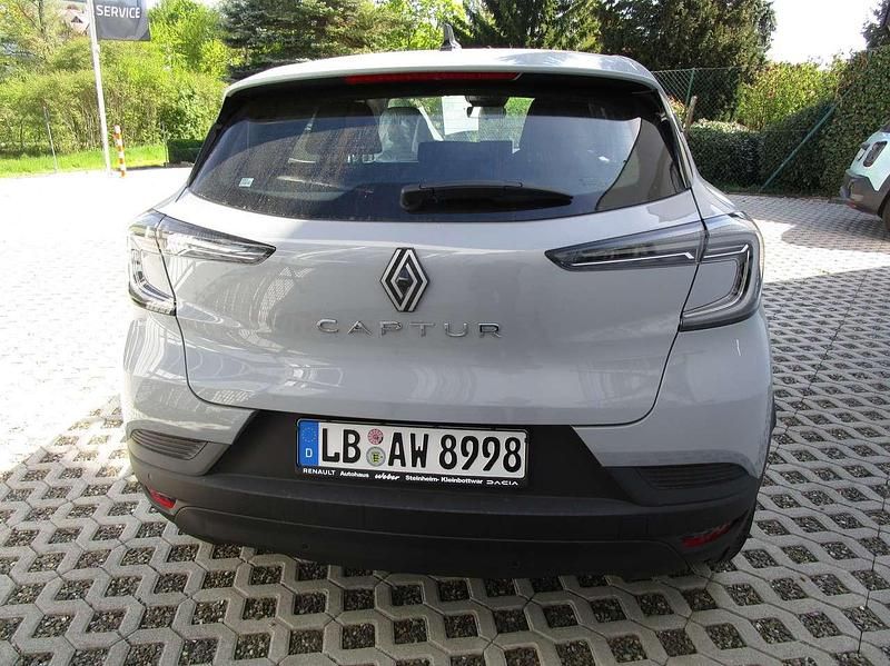 Second-hand Renault Captur Evolution 140 CP (102 kW) 2026 Gri SUV