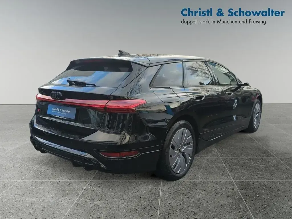 Gebraucht Audi A6 e-tron S-Line 269 kW (367 PS) 2025 Mythosschwarz metallic Kombi