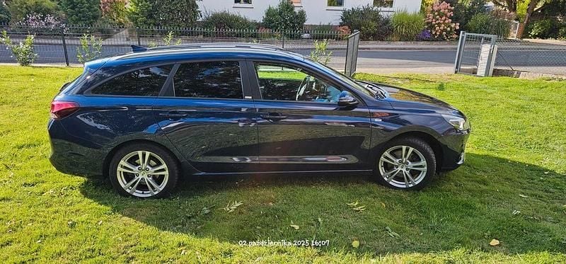 Blau Gebraucht 2020 Hyundai i30 Trend Kombi | 14.900 € (Guter Preis) - Bild 1/4