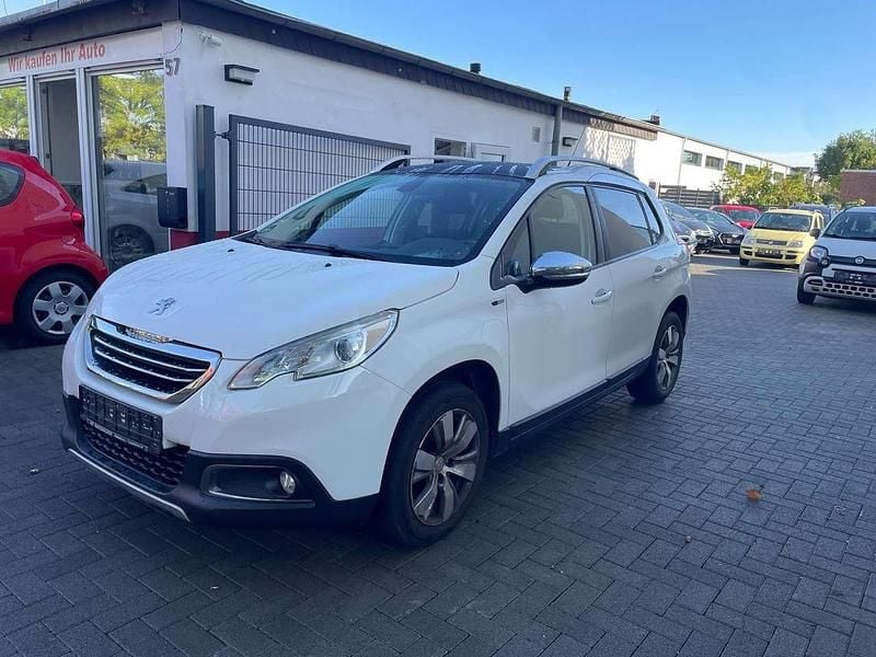 Weiß Gebraucht 2015 Peugeot 2008 Style SUV | 4.999 € (Guter Preis) - Bild 1/4