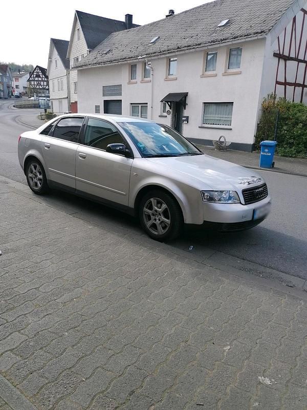 Gebraucht Audi A4 131 PS (96 kW) 2003 Silber Limousine