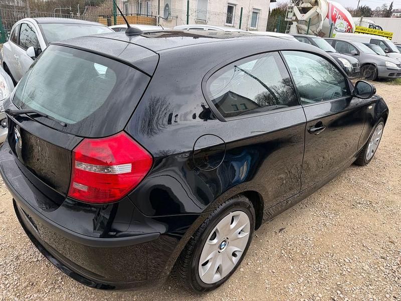 Gebraucht BMW 116 Advantage 122 PS (89 kW) 2010 Schwarz Kleinwagen