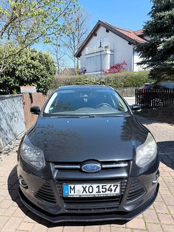 Usata Ford Focus Titanium 150 CV (110 kW) 2011 Nero Berlina