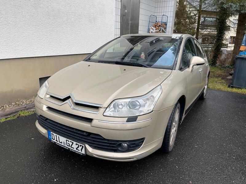 Gold Gebraucht 2006 Citroën C4 Exclusive Limousine | 1.590 € - Bild 1/4