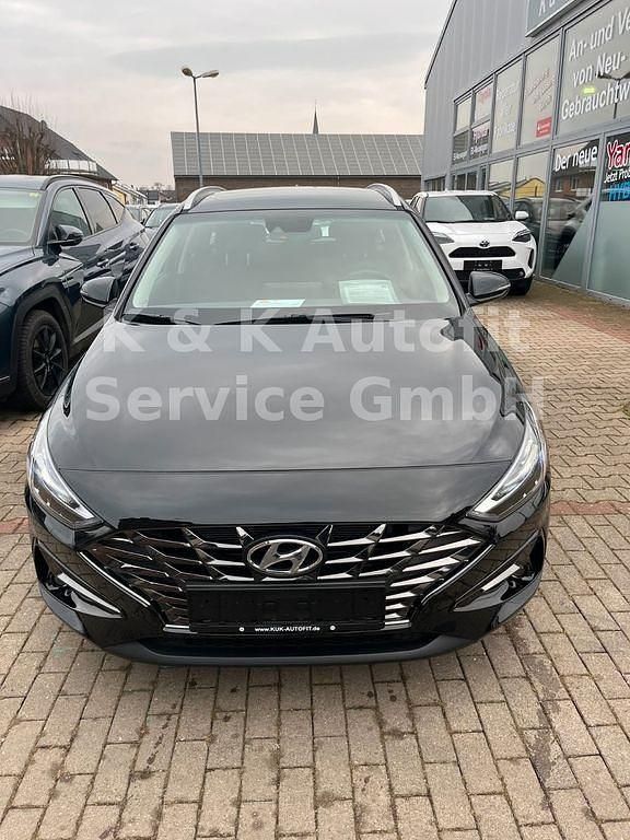 Gebraucht Hyundai i30 120 PS (88 kW) 2024 Schwarz Kombi