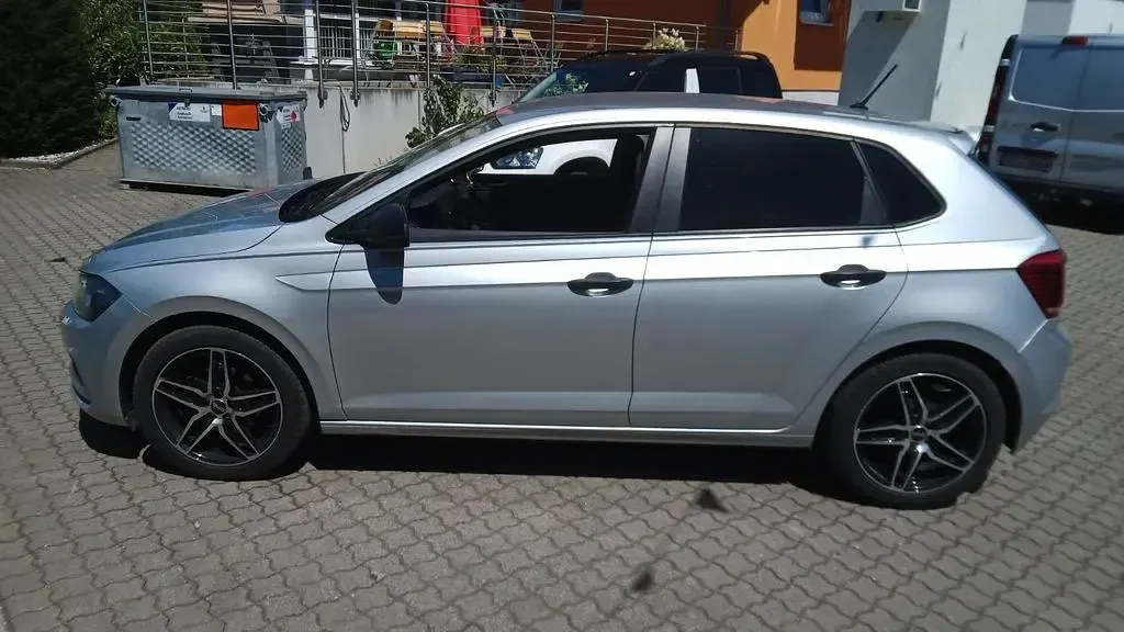 Gebraucht VW Polo Trendline 80 PS (58 kW) 2019 Silber Kleinwagen