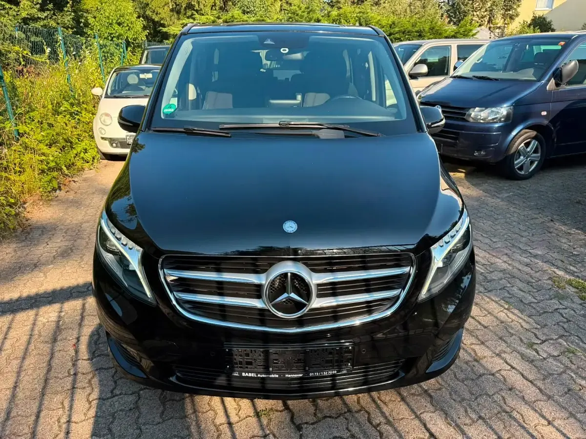 Gebraucht Mercedes V220 Edition 163 PS (119 kW) 2015 Schwarz Van / Kleinbus