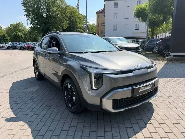 Neu Kia Stonic Vision 101 PS (74 kW) 2026 Rot SUV