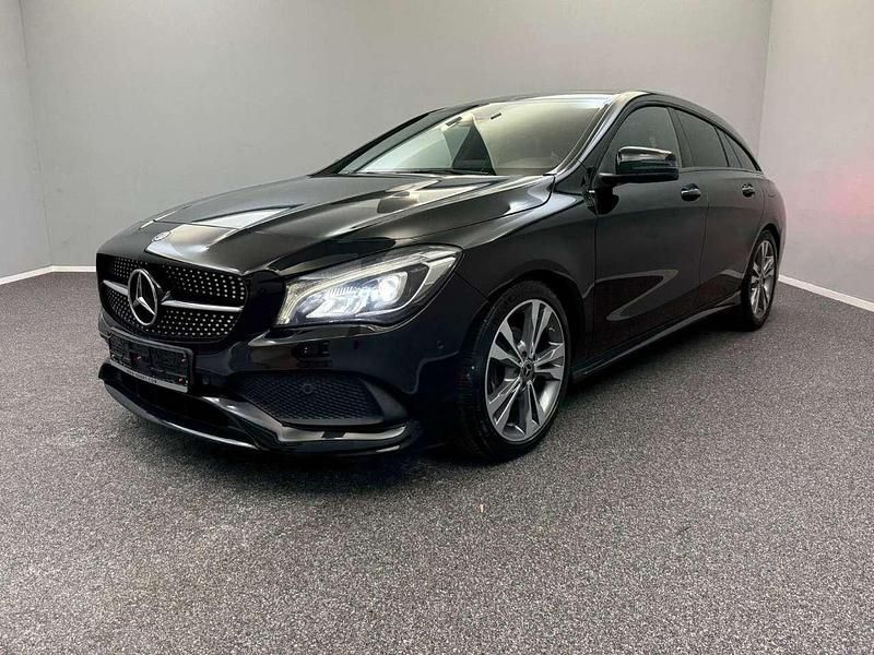 Nachtschwarz unilack Gebraucht 2017 Mercedes CLA180 AMG Limousine | 12.999 € (Guter Preis) - Bild 1/4