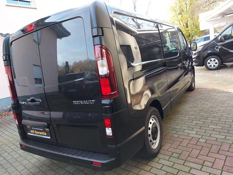 Gebraucht Renault Trafic 150 PS (110 kW) 2022 Schwarz Van / Kleinbus