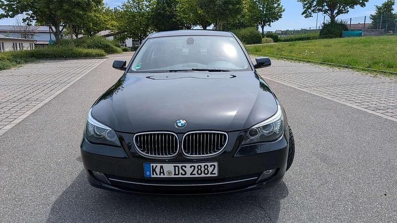 Gebraucht BMW 523 190 PS (139 kW) 2008 Schwarz Limousine