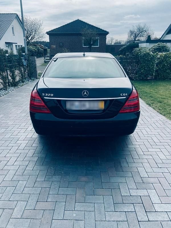 Gebraucht Mercedes 320 235 PS (172 kW) 2009 Schwarz Limousine