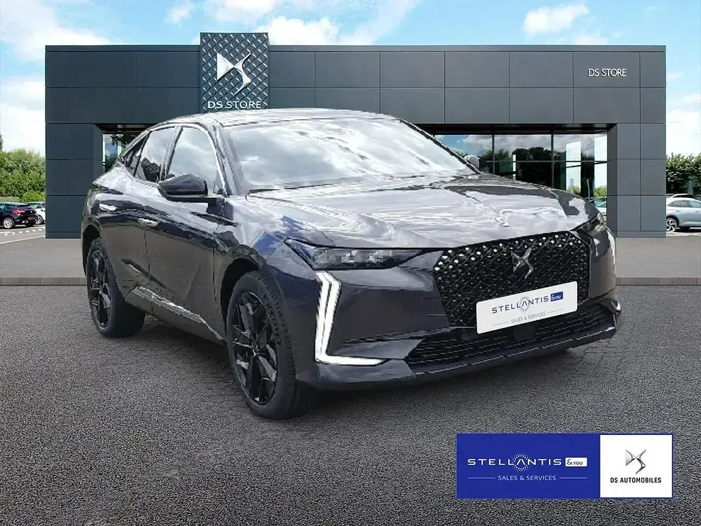 Neu DS Automobiles DS4 131 PS (96 kW) 2025 Schwarz Limousine