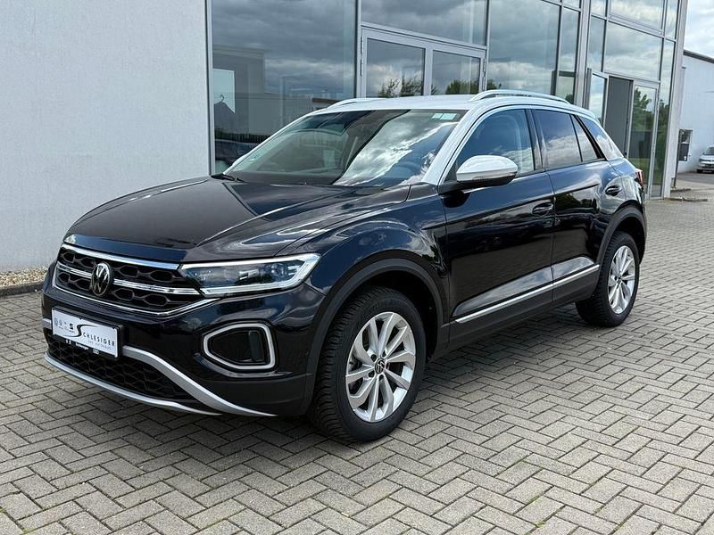 Schwarz Gebraucht 2024 VW T-Roc Style SUV | 29.980 € (Fairer Preis) - Bild 1/4