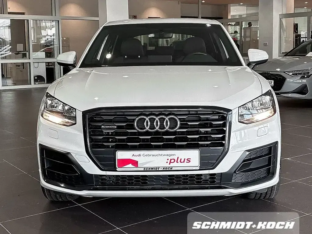 Gebraucht Audi Q2 Sport 190 PS (139 kW) 2019 Gletscherweiß metallic SUV