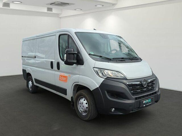 Gebraucht Opel Movano S 140 PS (102 kW) 2024 Hell weiß Van
