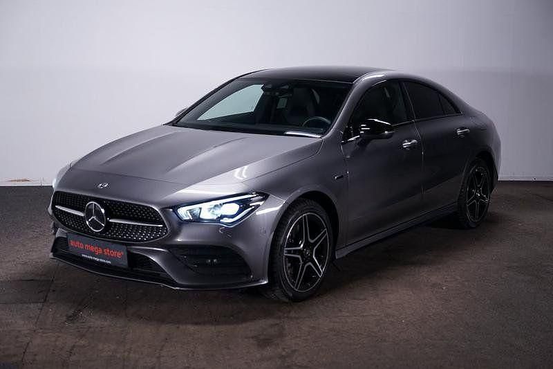 Grau Gebraucht 2020 Mercedes CLA250e AMG line Limousine | 29.998 € (Fairer Preis) - Bild 1/4