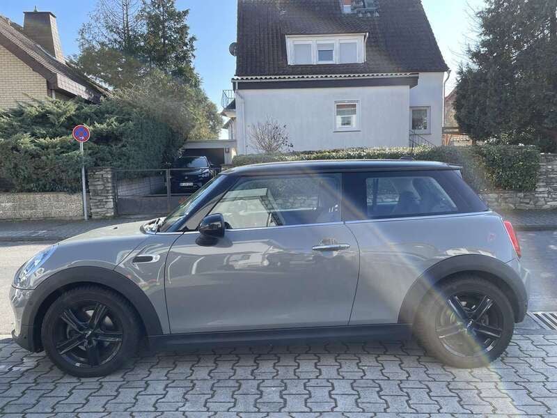 Grau Gebraucht 2019 Mini Cooper Kleinwagen | 17.900 € (Fairer Preis) - Bild 1/4
