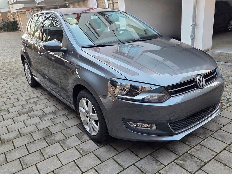 Gebraucht VW Polo 90 PS (66 kW) 2013 Grau Kleinwagen