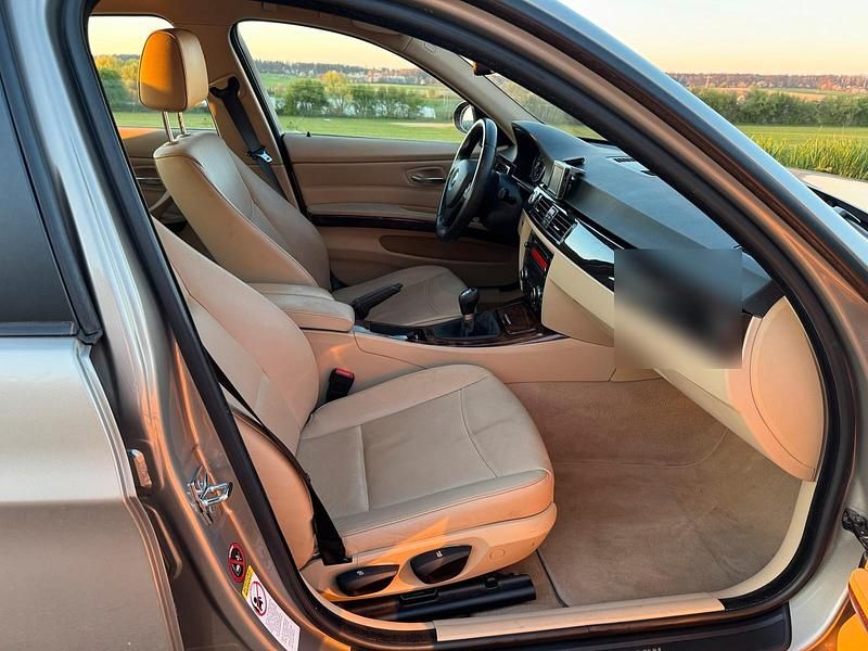 Gebraucht BMW 318 143 PS (105 kW) 2008 Andere farben Limousine