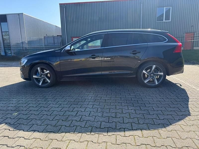 Gebraucht Volvo V60 R-Design 220 PS (161 kW) 2015 Schwarz Kombi