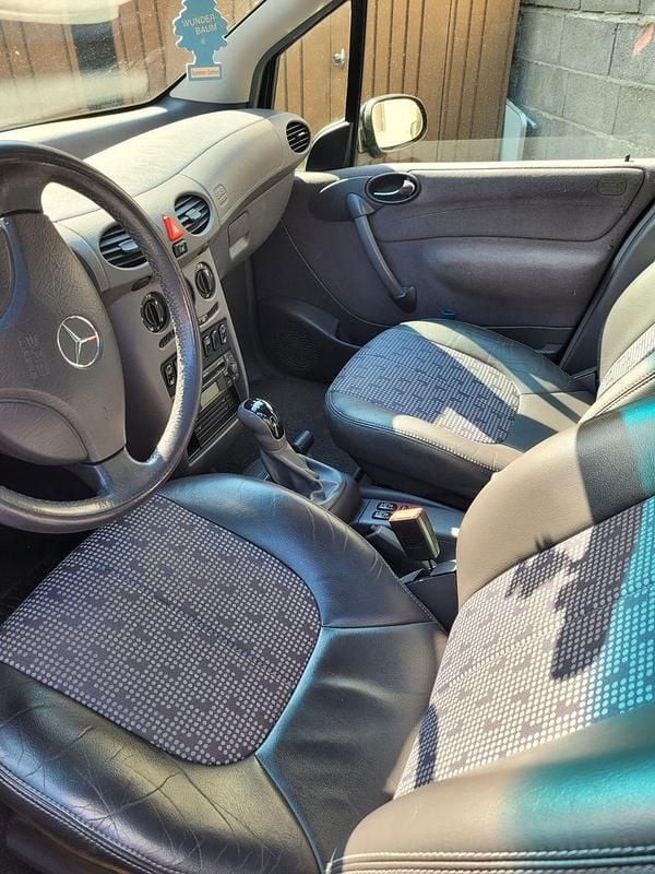 Gebraucht Mercedes A140 Elegance 82 PS (60 kW) 2000 Schwarz Kleinwagen