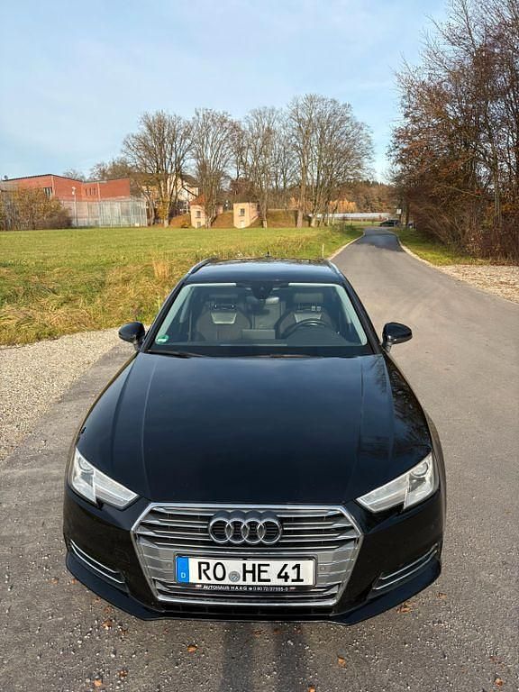 Schwarz Gebraucht 2017 Audi A4 Kombi | 16.400 € (Fairer Preis) - Bild 1/4