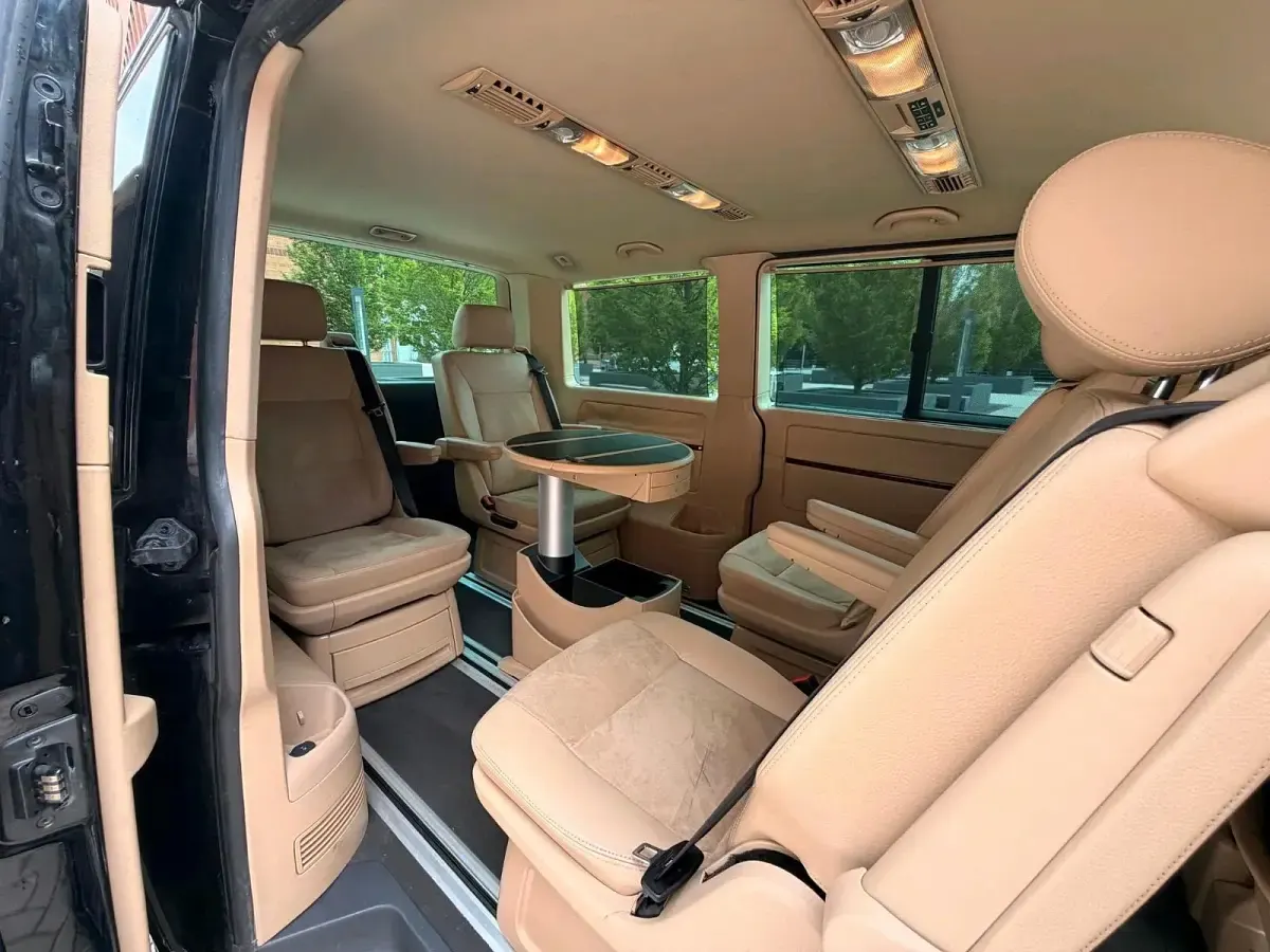 Gebraucht VW Multivan 174 PS (127 kW) 2007 Schwarz Van / Kleinbus
