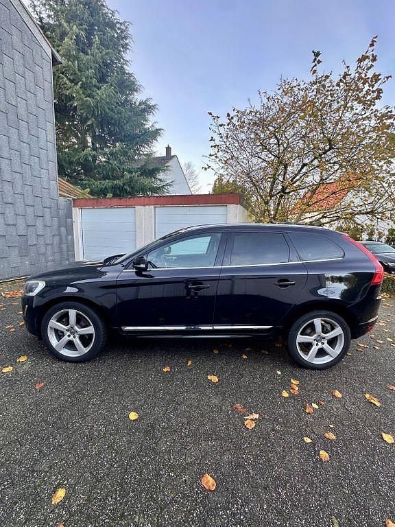 Schwarz Gebraucht 2015 Volvo XC60 Summum SUV | 19.000 € (Guter Preis) - Bild 1/4