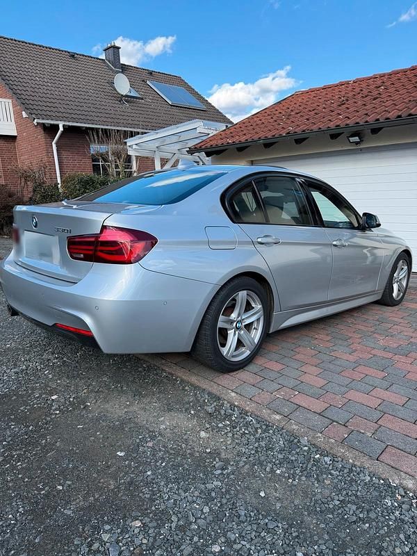 Gebraucht BMW 330 M Sport 252 PS (185 kW) 2018 Silber Limousine