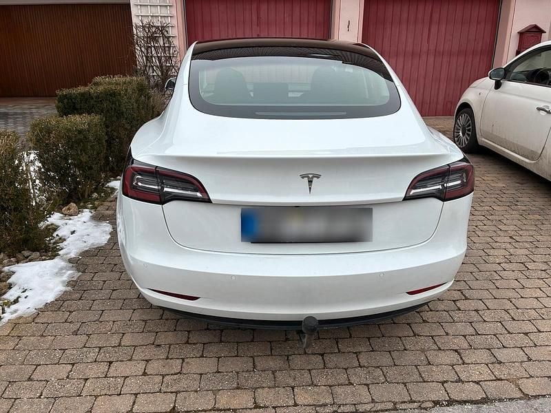 Gebraucht Tesla Model 3 Standard Range 239 kW (325 PS) 2022 Weiß Limousine