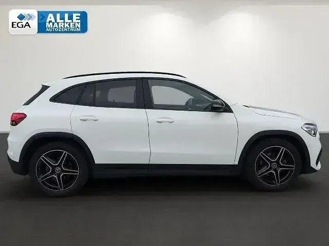 Gebraucht Mercedes GLA200 AMG line 163 PS (119 kW) 2023 Weiß SUV