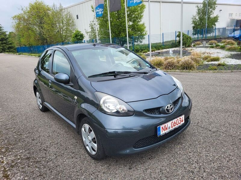 Grau Gebraucht 2007 Toyota Aygo Cool Kleinwagen | 2.950 € (Fairer Preis) - Bild 1/4
