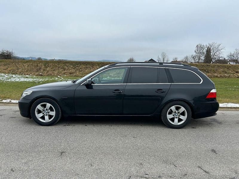 Gebraucht BMW 530 Sport Line 235 PS (172 kW) 2009 Schwarz Kombi