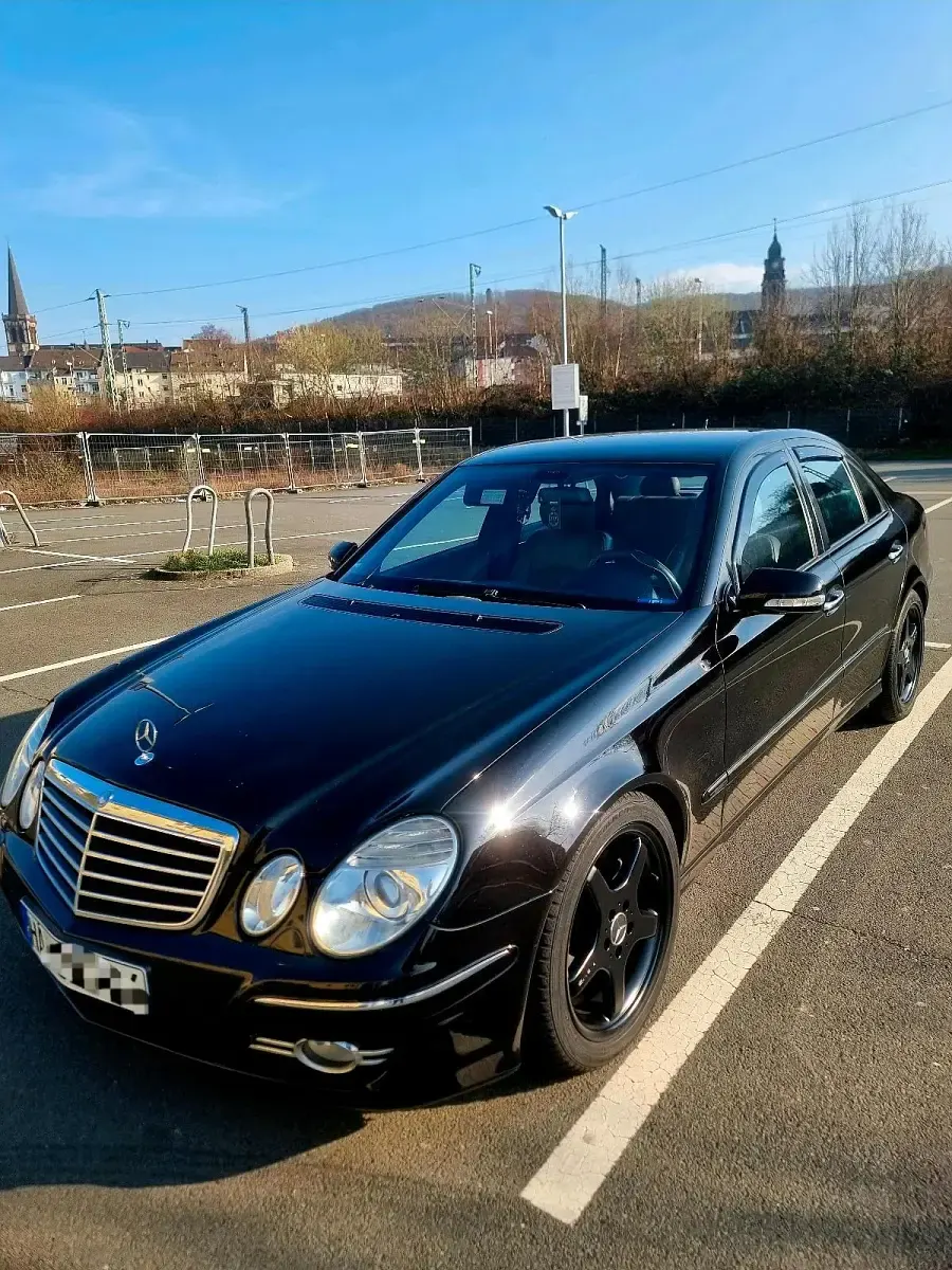 Gebraucht Mercedes E200 Avantgarde 136 PS (100 kW) 2007 Schwarz Limousine