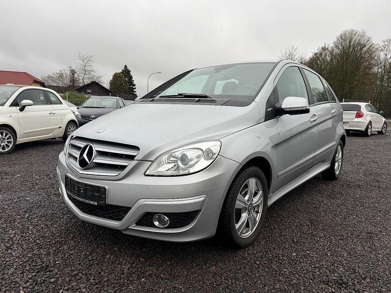 Silber Gebraucht 2009 Mercedes B180 Van / Kleinbus | 5.499 € (Guter Preis) - Bild 1/4