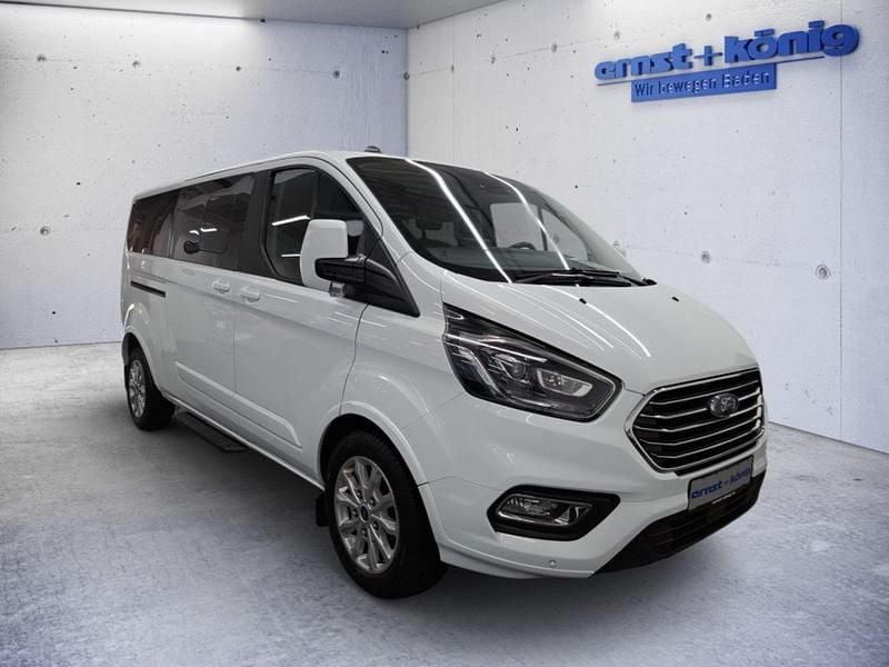 Usado Ford Tourneo Custom Titanium 185 HP (136 kW) 2021 Van