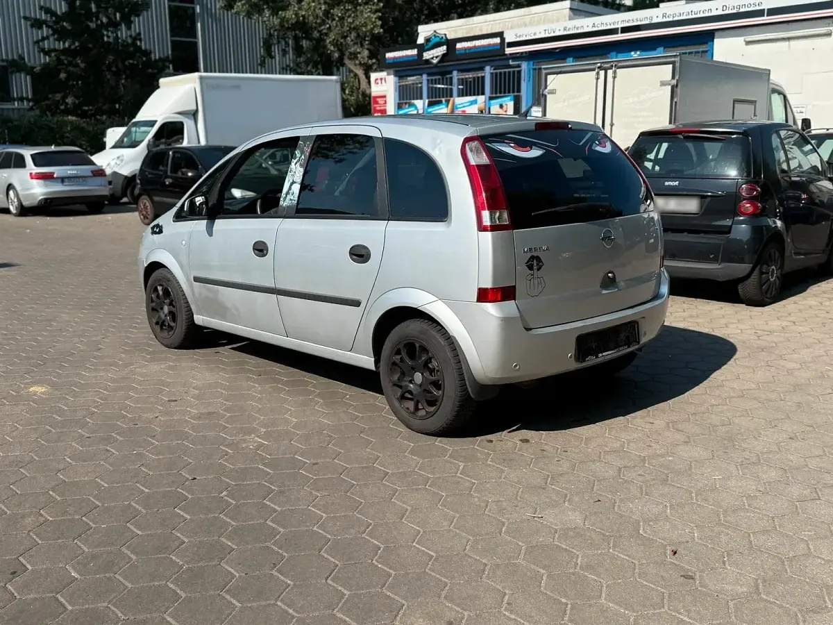 Gebraucht Opel Meriva 101 PS (74 kW) 2003 Silber Van / Kleinbus