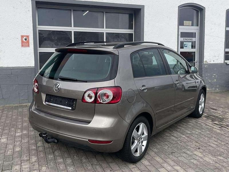 Gebraucht VW Golf Plus Cross Comfortline 160 PS (117 kW) 2011 Braun Van / Kleinbus