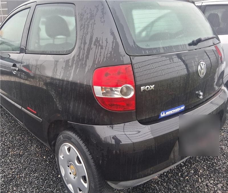 Gebraucht VW Fox 60 PS (44 kW) 2007 Schwarz Kleinwagen