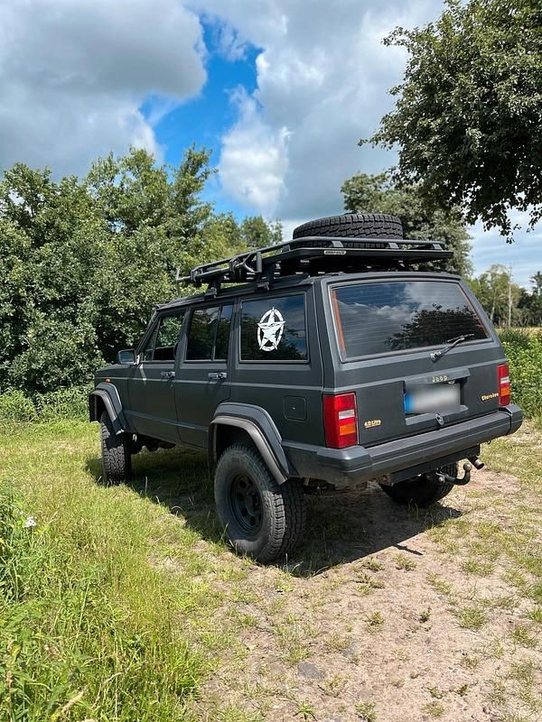 Gebraucht Jeep Cherokee 184 PS (135 kW) 1993 Grau SUV