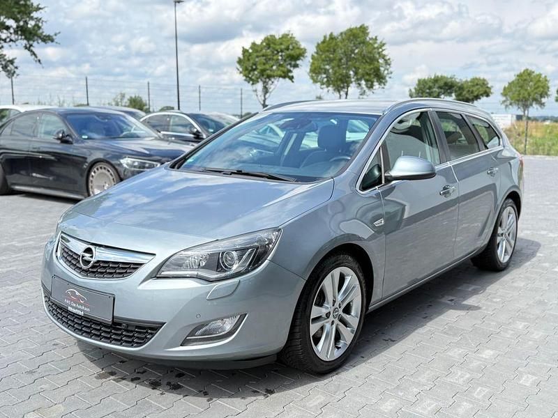 Silber Gebraucht 2011 Opel Astra Kombi | 4.950 € (Guter Preis) - Bild 1/4