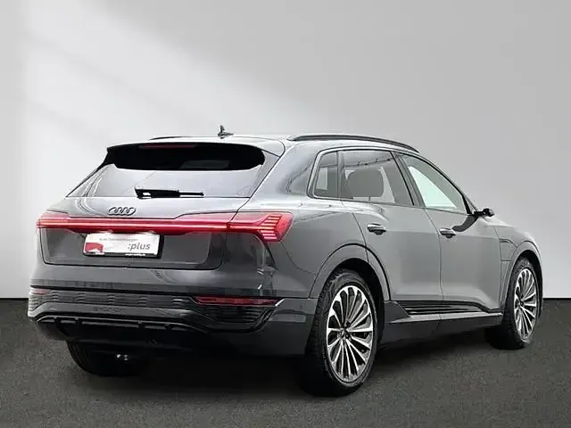 Gebraucht Audi Q8 e-tron S-Line 300 kW (408 PS) 2024 Magnetgrau SUV