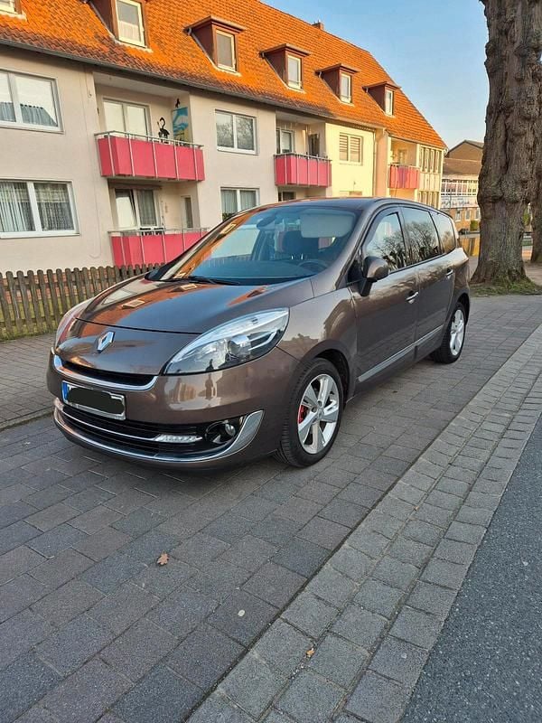 Gebraucht Renault Scénic III 130 PS (95 kW) 2013 Braun Van / Kleinbus