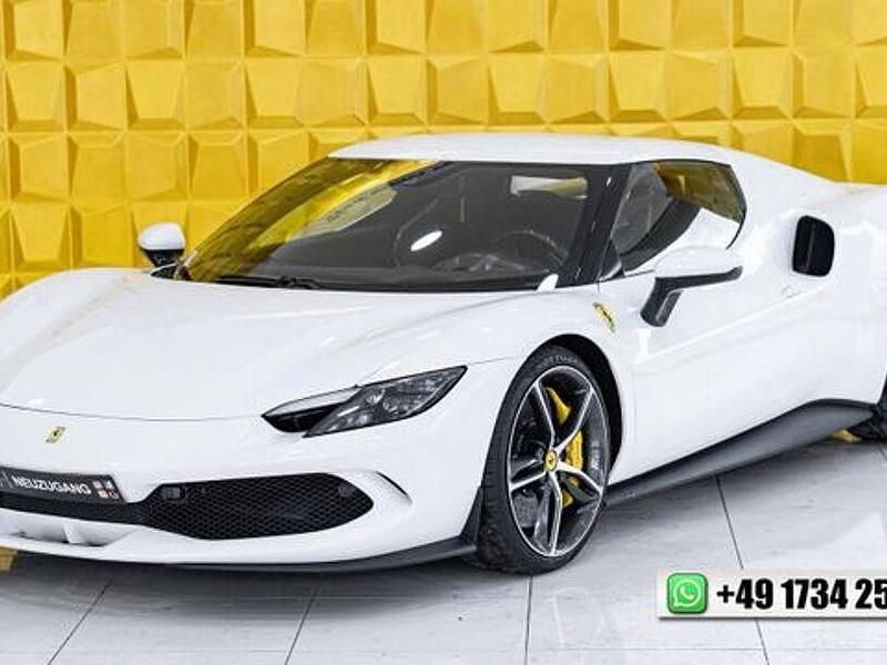Gebraucht Ferrari 296 830 PS (610 kW) 2023 Weiß Coupé
