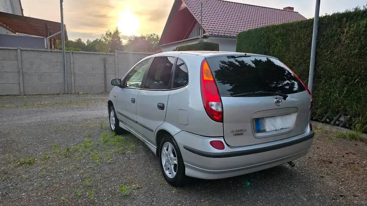 Gebraucht Nissan Almera Tino 2005 Silber Van / Kleinbus
