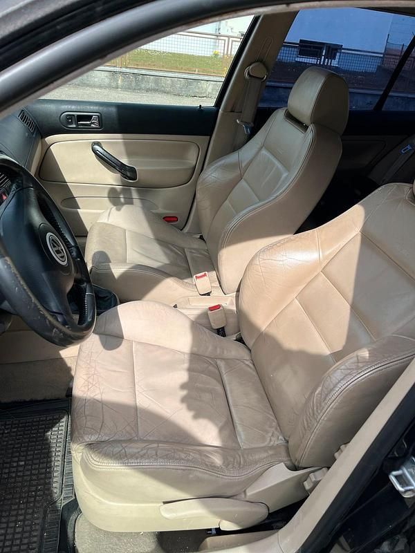 Gebraucht VW Golf IV 150 PS (110 kW) 2001 Schwarz Kleinwagen